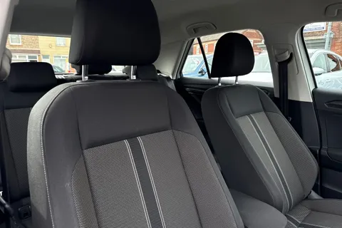 ML19XRH Volkswagen T-Roc 1.5 TSI EVO SE DSG Euro 6 (s/s) 5dr Thumbnail #22