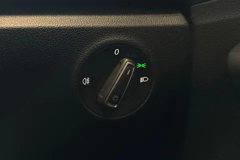 ML19XRH Volkswagen T-Roc 1.5 TSI EVO SE DSG Euro 6 (s/s) 5dr Thumbnail #26