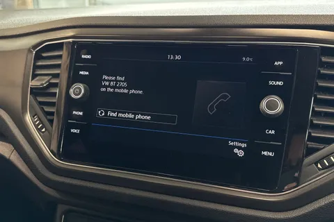 ML19XRH Volkswagen T-Roc 1.5 TSI EVO SE DSG Euro 6 (s/s) 5dr Thumbnail #32