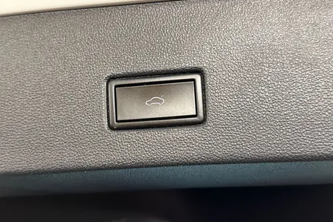 ML19XRH Volkswagen T-Roc 1.5 TSI EVO SE DSG Euro 6 (s/s) 5dr Thumbnail #37