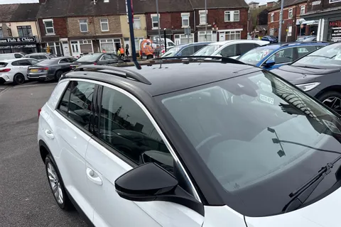 ML19XRH Volkswagen T-Roc 1.5 TSI EVO SE DSG Euro 6 (s/s) 5dr Thumbnail #39