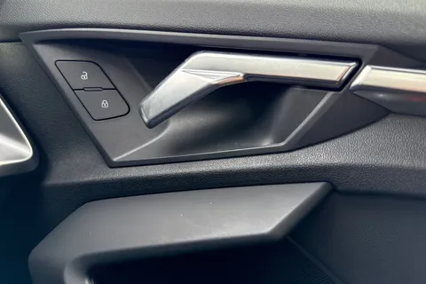 KM72OVR Audi A3 Sportback S line 35 TFSI  150 PS S tronic Thumbnail #22