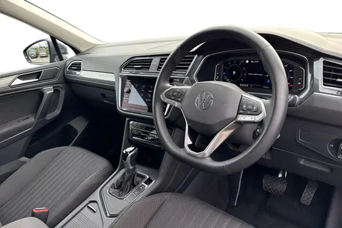 YY22YBH Volkswagen Tiguan Allspace 1.5 TSI Life DSG Euro 6 (s/s) 5dr Thumbnail #15