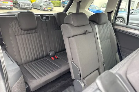 YY22YBH Volkswagen Tiguan Allspace 1.5 TSI Life DSG Euro 6 (s/s) 5dr Thumbnail #27