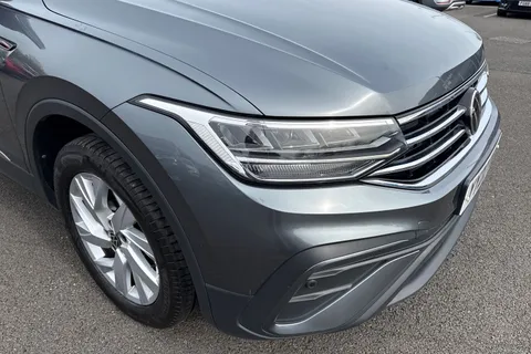 YY22YBH Volkswagen Tiguan Allspace 1.5 TSI Life DSG Euro 6 (s/s) 5dr Thumbnail #28