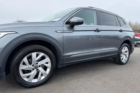 YY22YBH Volkswagen Tiguan Allspace 1.5 TSI Life DSG Euro 6 (s/s) 5dr Thumbnail #31