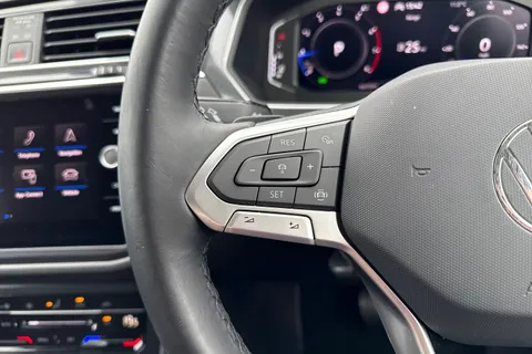 YY22YBH Volkswagen Tiguan Allspace 1.5 TSI Life DSG Euro 6 (s/s) 5dr Thumbnail #41