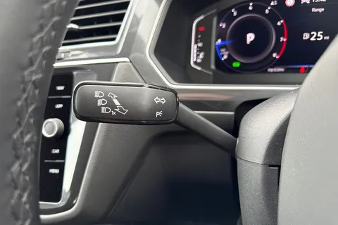 YY22YBH Volkswagen Tiguan Allspace 1.5 TSI Life DSG Euro 6 (s/s) 5dr Thumbnail #43