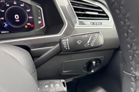 YY22YBH Volkswagen Tiguan Allspace 1.5 TSI Life DSG Euro 6 (s/s) 5dr Thumbnail #44