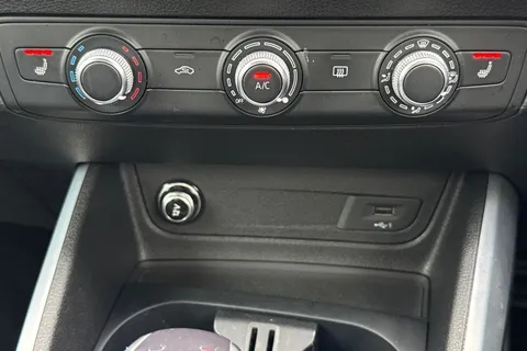 SB72NTE Audi Q2 1.5 TFSI CoD 35 S line S Tronic Euro 6 (s/s) 5dr Thumbnail #23