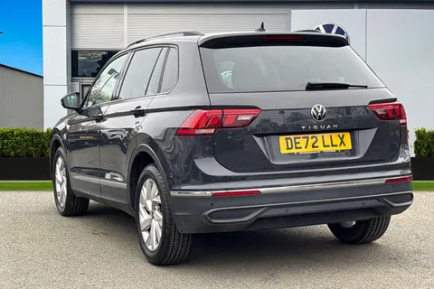 DE72LLX Volkswagen Tiguan 1.5 TSI 150 Life 5dr DSG |Adaptive Cruise Control | E-Sim Online Connectivi Thumbnail #2