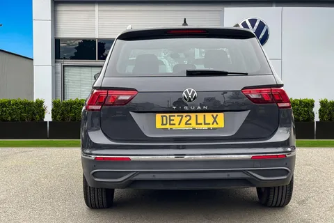 DE72LLX Volkswagen Tiguan 1.5 TSI 150 Life 5dr DSG |Adaptive Cruise Control | E-Sim Online Connectivi Thumbnail #4