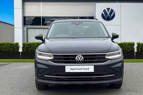 DE72LLX Volkswagen Tiguan 1.5 TSI 150 Life 5dr DSG |Adaptive Cruise Control | E-Sim Online Connectivi Thumbnail #6
