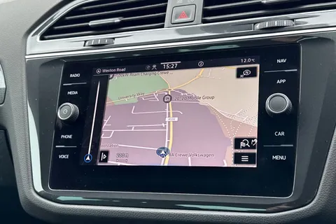 DE72LLX Volkswagen Tiguan 1.5 TSI 150 Life 5dr DSG |Adaptive Cruise Control | E-Sim Online Connectivi Thumbnail #17