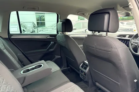 DE72LLX Volkswagen Tiguan 1.5 TSI 150 Life 5dr DSG |Adaptive Cruise Control | E-Sim Online Connectivi Thumbnail #33