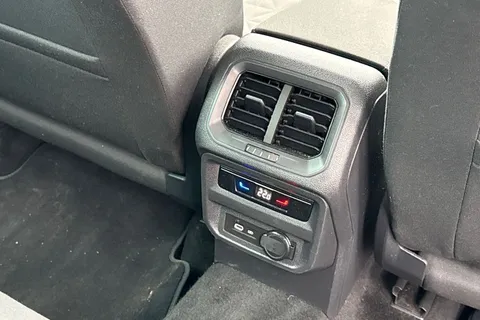 DE72LLX Volkswagen Tiguan 1.5 TSI 150 Life 5dr DSG |Adaptive Cruise Control | E-Sim Online Connectivi Thumbnail #34