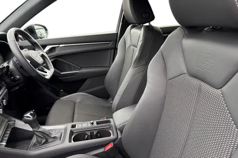 DA73AMX Audi Q3 (O) Black Edition 35 TFSI  150 PS S tronic Thumbnail #17