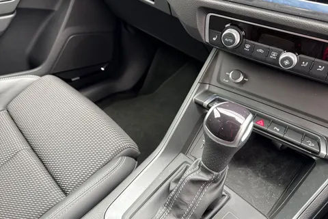 DA73AMX Audi Q3 (O) Black Edition 35 TFSI  150 PS S tronic Thumbnail #21