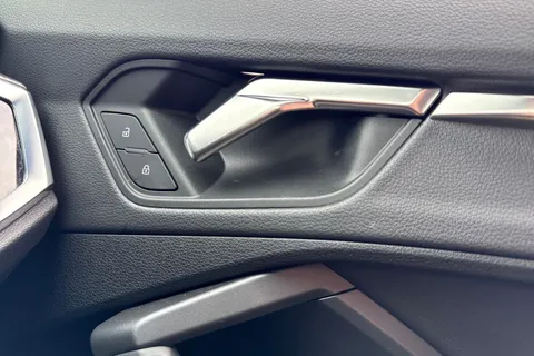 DA73AMX Audi Q3 (O) Black Edition 35 TFSI  150 PS S tronic Thumbnail #22