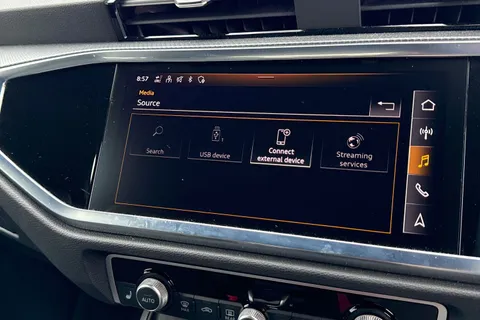 DA73AMX Audi Q3 (O) Black Edition 35 TFSI  150 PS S tronic Thumbnail #39