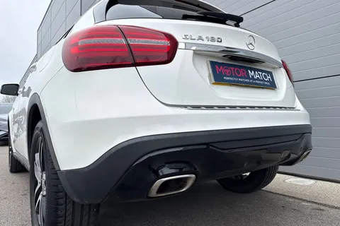 WH19WRJ Mercedes-Benz Gla 1.6 GLA180 Urban Edition 7G-DCT Euro 6 (s/s) 5dr Thumbnail #8