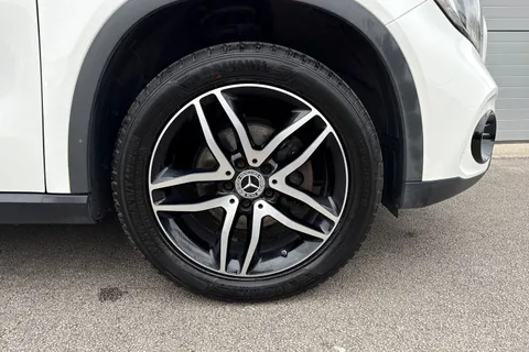 WH19WRJ Mercedes-Benz Gla 1.6 GLA180 Urban Edition 7G-DCT Euro 6 (s/s) 5dr Thumbnail #11