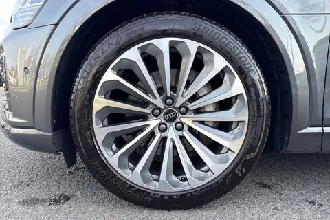 PY24HJN Audi Q8 e-tron 50 S line Sportback Auto quattro 5dr 95kWh (11kW Charger) Thumbnail #11