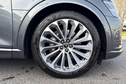 PY24HJN Audi Q8 e-tron 50 S line Sportback Auto quattro 5dr 95kWh (11kW Charger) Thumbnail #14