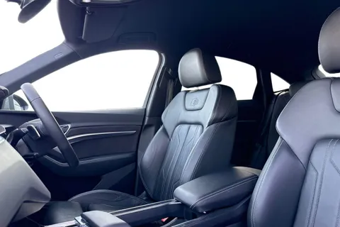 PY24HJN Audi Q8 e-tron 50 S line Sportback Auto quattro 5dr 95kWh (11kW Charger) Thumbnail #17