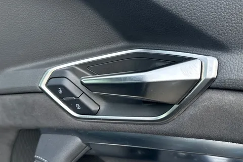 PY24HJN Audi Q8 e-tron 50 S line Sportback Auto quattro 5dr 95kWh (11kW Charger) Thumbnail #22