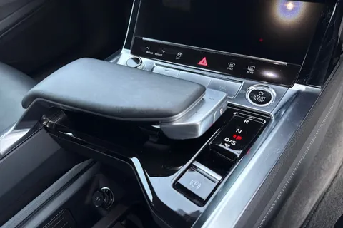 PY24HJN Audi Q8 e-tron 50 S line Sportback Auto quattro 5dr 95kWh (11kW Charger) Thumbnail #24