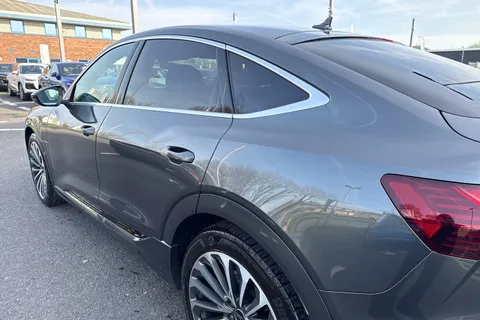 PY24HJN Audi Q8 e-tron 50 S line Sportback Auto quattro 5dr 95kWh (11kW Charger) Thumbnail #31