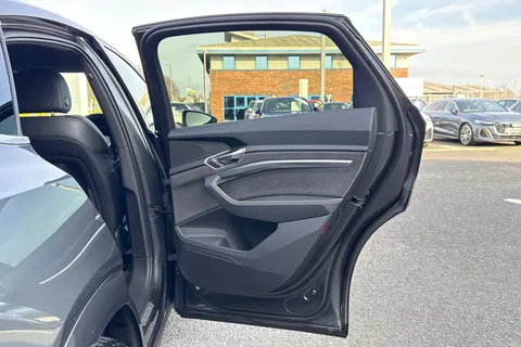 PY24HJN Audi Q8 e-tron 50 S line Sportback Auto quattro 5dr 95kWh (11kW Charger) Thumbnail #38