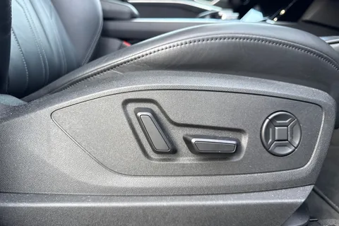 PY24HJN Audi Q8 e-tron 50 S line Sportback Auto quattro 5dr 95kWh (11kW Charger) Thumbnail #43