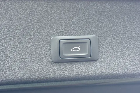 PY24HJN Audi Q8 e-tron 50 S line Sportback Auto quattro 5dr 95kWh (11kW Charger) Thumbnail #48