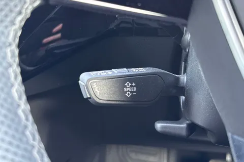 PY24HJN Audi Q8 e-tron 50 S line Sportback Auto quattro 5dr 95kWh (11kW Charger) Thumbnail #52