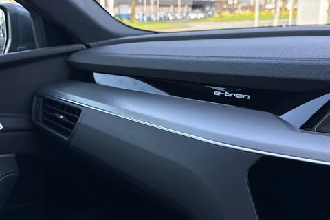 PY24HJN Audi Q8 e-tron 50 S line Sportback Auto quattro 5dr 95kWh (11kW Charger) Thumbnail #59