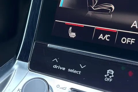 PY24HJN Audi Q8 e-tron 50 S line Sportback Auto quattro 5dr 95kWh (11kW Charger) Thumbnail #60