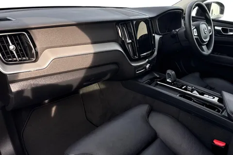 PG73GOA Volvo Xc60 2.0 B5 MHEV Plus Auto AWD Euro 6 (s/s) 5dr Thumbnail #15