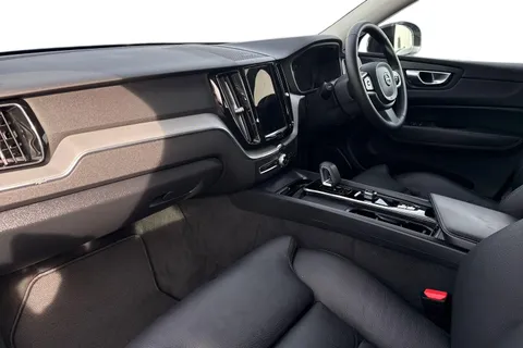 PG73GOA Volvo Xc60 2.0 B5 MHEV Plus Auto AWD Euro 6 (s/s) 5dr Thumbnail #18