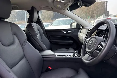 PG73GOA Volvo Xc60 2.0 B5 MHEV Plus Auto AWD Euro 6 (s/s) 5dr Thumbnail #24