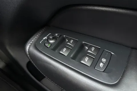 PG73GOA Volvo Xc60 2.0 B5 MHEV Plus Auto AWD Euro 6 (s/s) 5dr Thumbnail #34