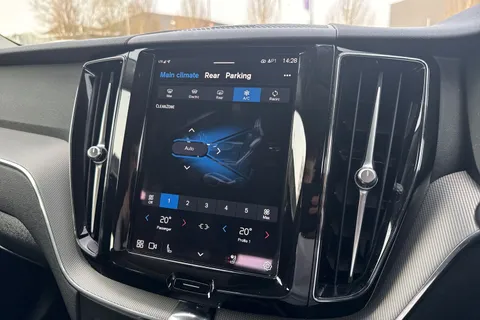 PG73GOA Volvo Xc60 2.0 B5 MHEV Plus Auto AWD Euro 6 (s/s) 5dr Thumbnail #45