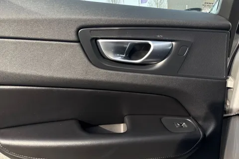 PG73GOA Volvo Xc60 2.0 B5 MHEV Plus Auto AWD Euro 6 (s/s) 5dr Thumbnail #54