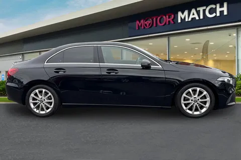 HN69NBB Mercedes-Benz A Class 1.3 A200 Sport (Executive) 7G-DCT Euro 6 (s/s) 4dr Thumbnail #4