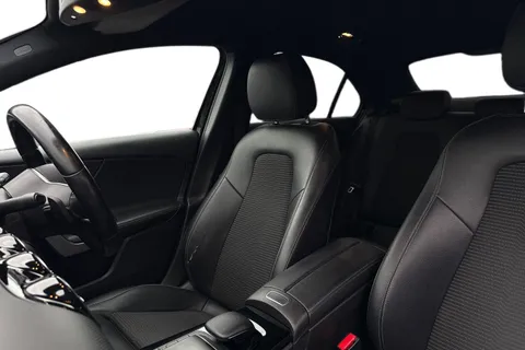 HN69NBB Mercedes-Benz A Class 1.3 A200 Sport (Executive) 7G-DCT Euro 6 (s/s) 4dr Thumbnail #11