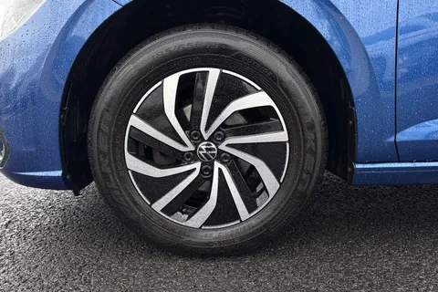 ML22JUE Volkswagen Polo 1.0 TSI Life 5dr DSG **PARKING SENSORS** Thumbnail #11