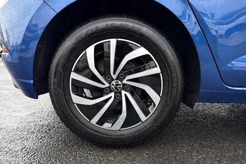 ML22JUE Volkswagen Polo 1.0 TSI Life 5dr DSG **PARKING SENSORS** Thumbnail #12