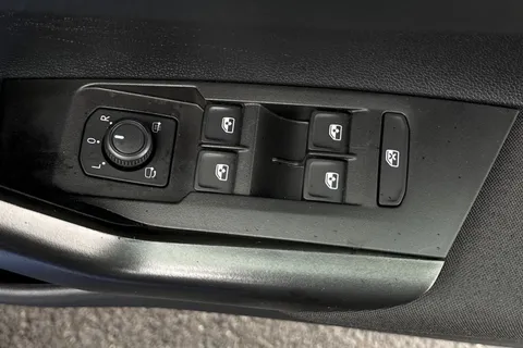 ML22JUE Volkswagen Polo 1.0 TSI Life 5dr DSG **PARKING SENSORS** Thumbnail #21