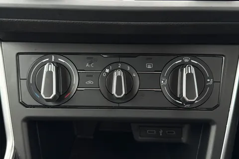 ML22JUE Volkswagen Polo 1.0 TSI Life 5dr DSG **PARKING SENSORS** Thumbnail #22